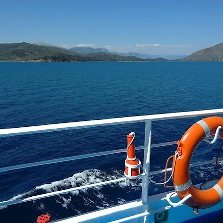 Apartament Trizinia View Balcony Galatás