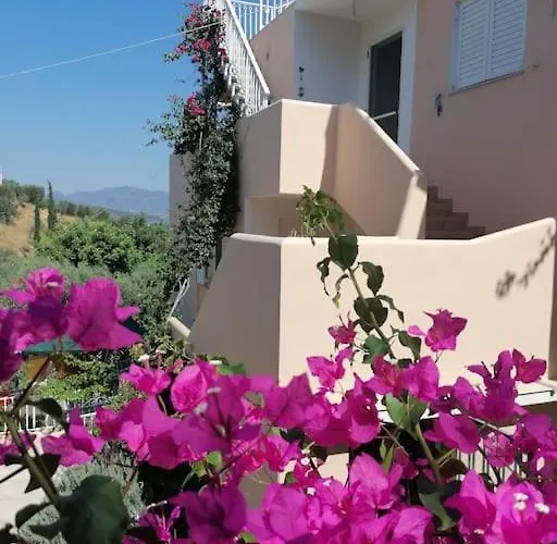 Apartamento Trizinia View Balcony Galatás